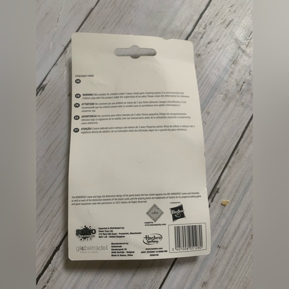 Monopoly  Gold Mini Keychain Real Game Hasbro Gaming Factory Sealed - Picture 5 of 5